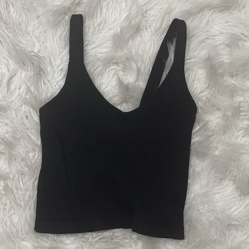 Black Small Ribbed Tank Top - Picture 2 of 3